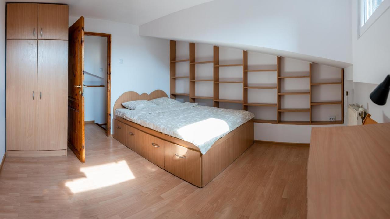 Super Central Sienna Street Apartment Krakau