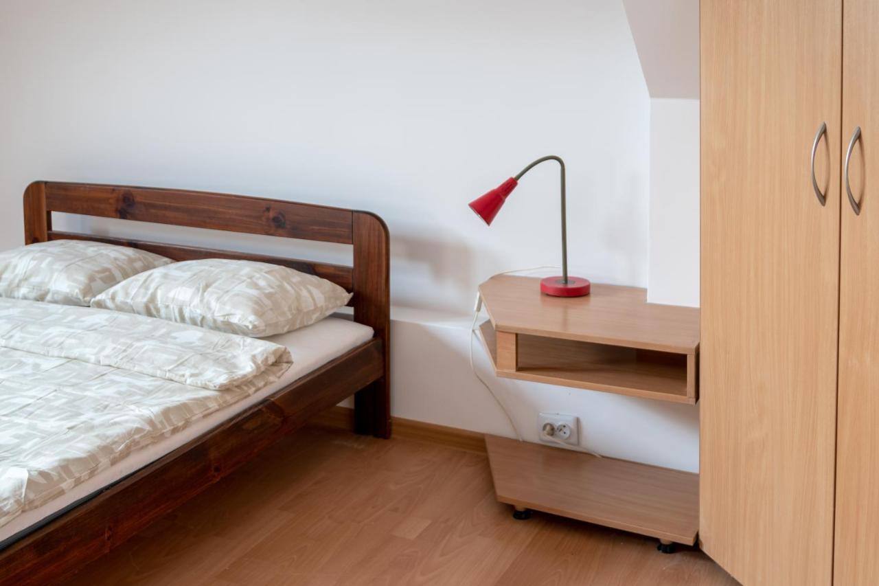 Super Central Sienna Street Apartment Krakau